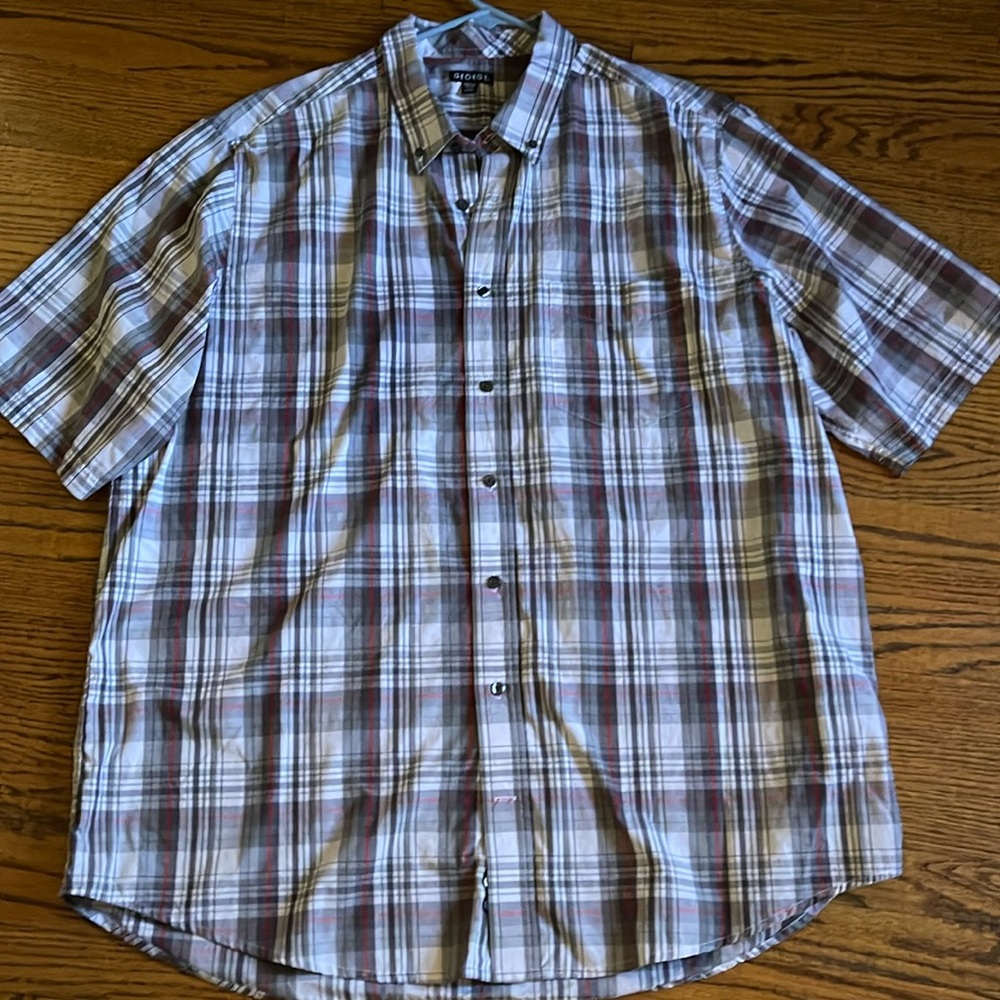 Men’s button down short sleeve